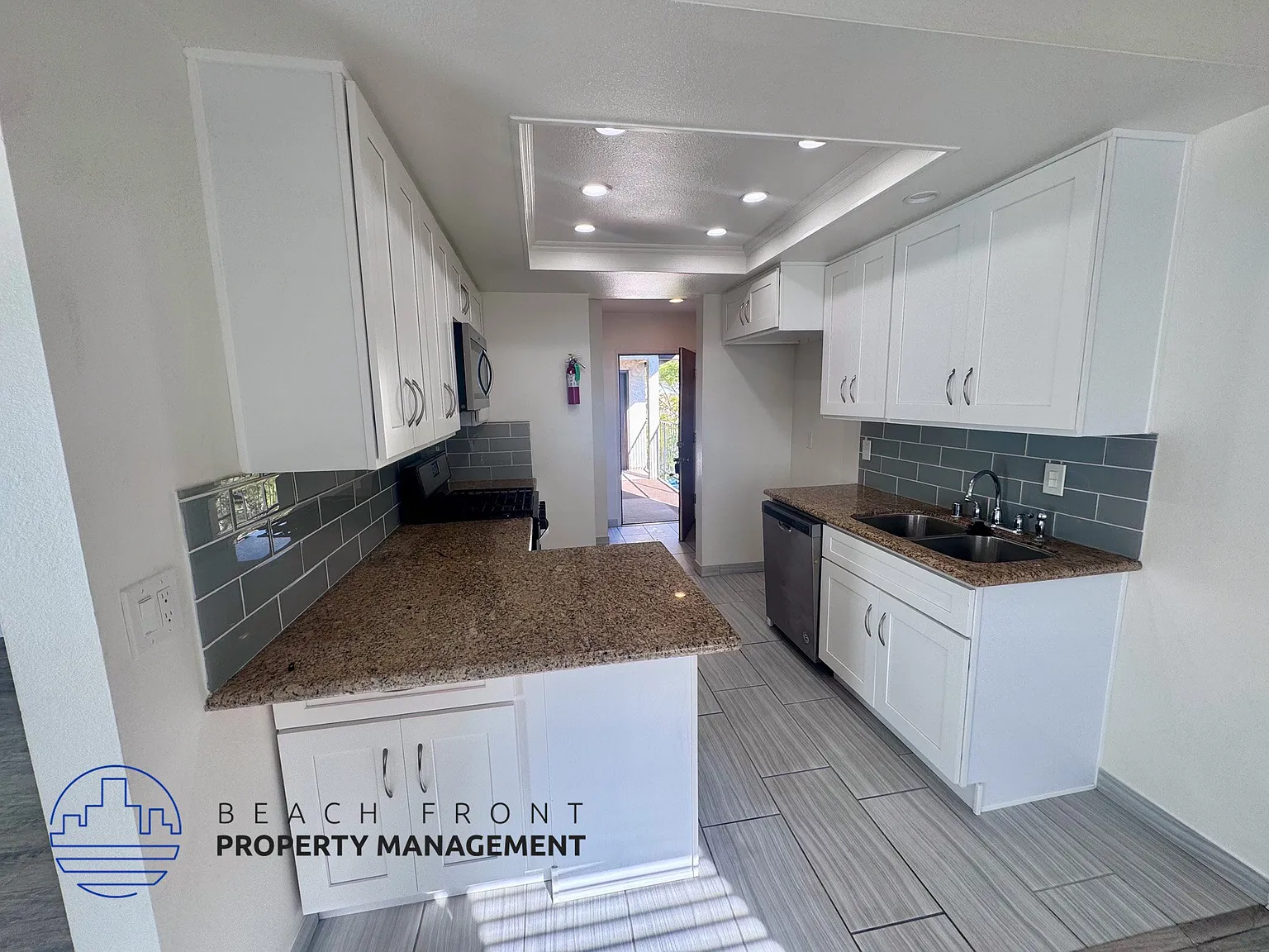 6712 W 86th Pl. — Photo 2