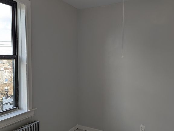 3rd image of 6 Van Cortlandt Park Ave APT 2S