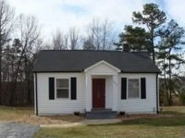 4147 River Rd, Hickory, NC 28602