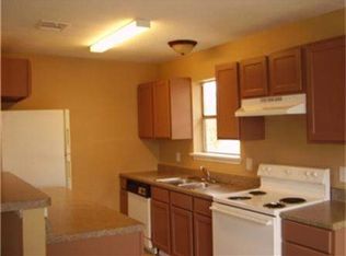 1503 Vail St APT B, Sealy, TX 77474