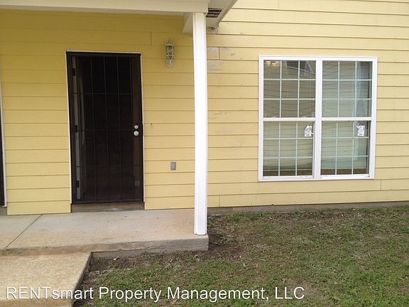 2nd image of 812 20th St APT B