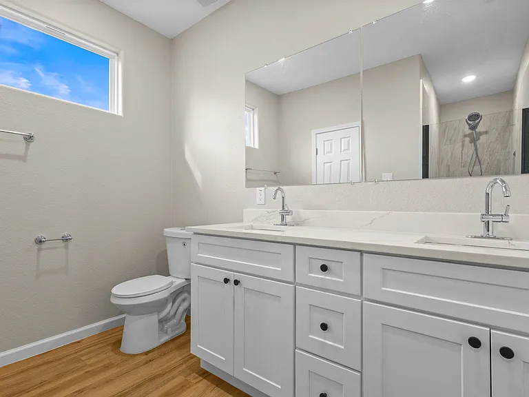 913 W Sherman St — Photo 10