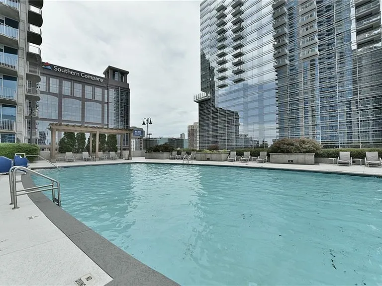 400 W Peachtree St NW #711 — Photo 35