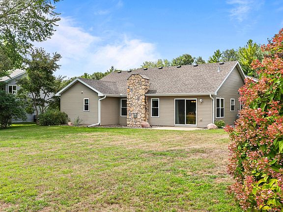 3rd image of 141 Boulder Pl