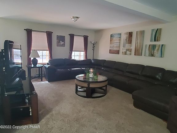 3rd image of 5 Burrwood Dr