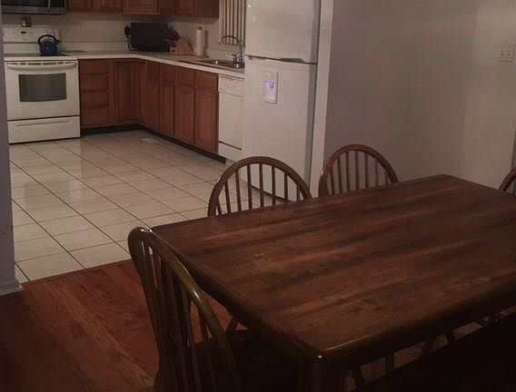 5th image of 818 Gordon Dr