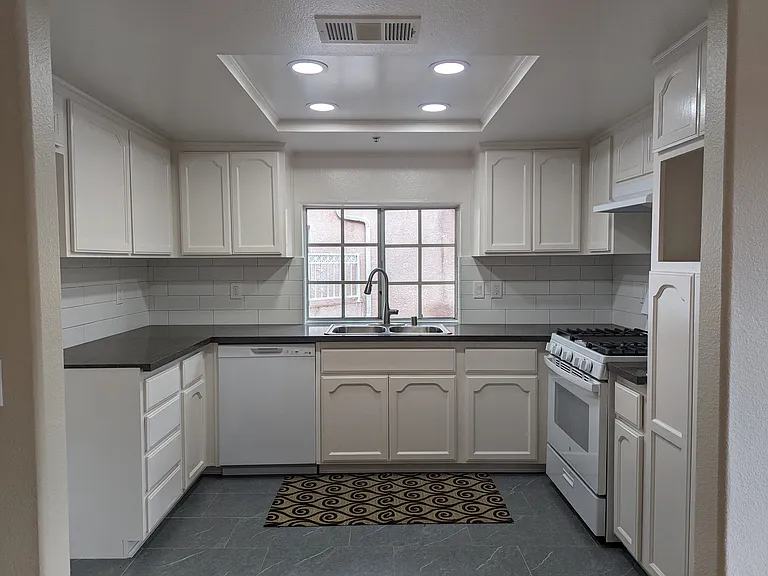 1722 Cedar St #J — Photo 14