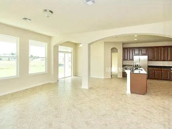 2103 Candlenut Cir — Photo 7