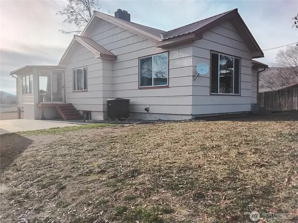 30 River Loop Road, Tonasket, WA 98855