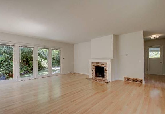 4th image of 464 Live Oak Dr
