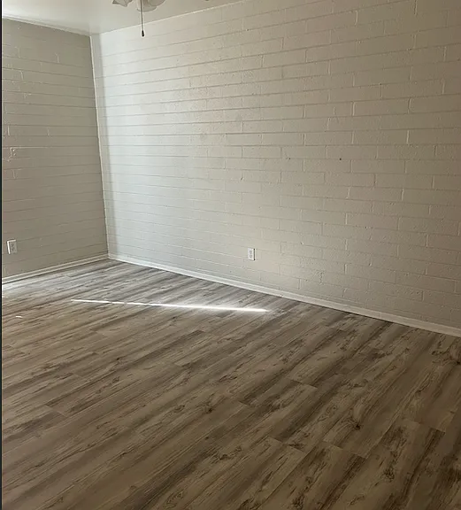 320 E Willetta St #11 — Photo 10