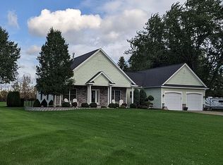 4905 Beach Ridge Rd, Lockport, NY 14094