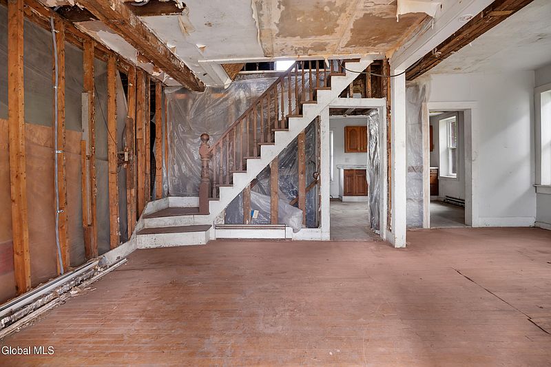 3rd image of 5 Maple Street