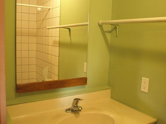 2nd image of 2434 Emmett St #A