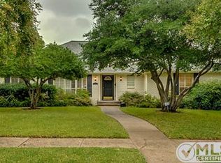 6157 Crestmont Dr, Dallas, TX 75214