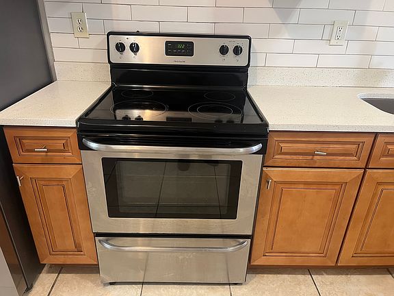4th image of 179 SE 3rd St #103