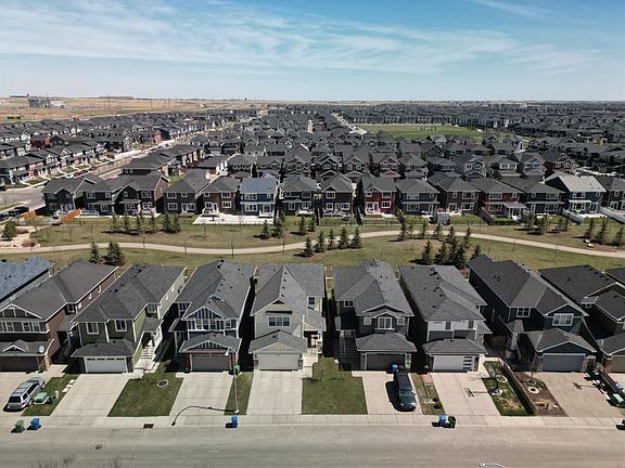 3rd image of 30 W Redstone Parade NE
