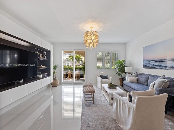 4th image of 19113 Fisher Island Dr #19113