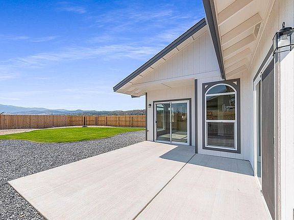 5th image of 1070 Overlook Dr