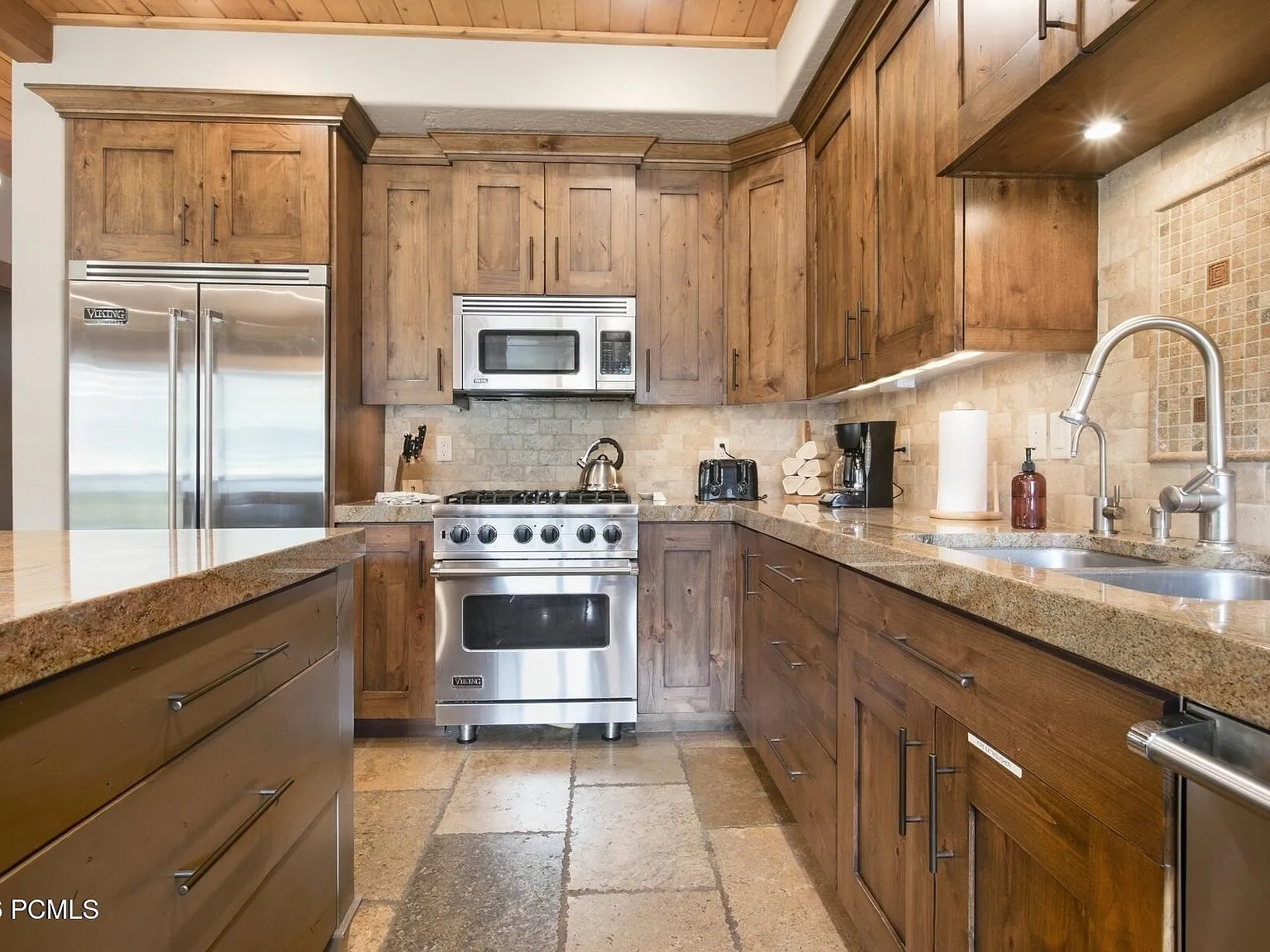 3 bed, 1569 sqft, $6,900 — Photo 4