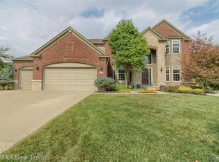 59318 Peters Barn Dr, South Lyon, MI 48178