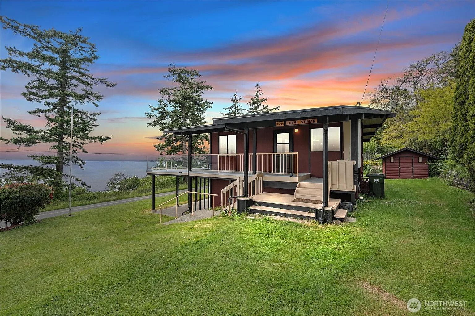 2544 W Shore Drive photo 1