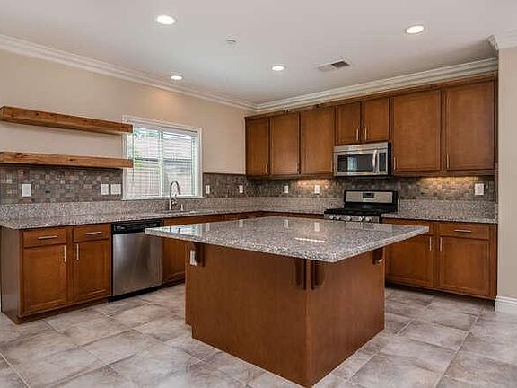 5th image of 34106 Camelina St