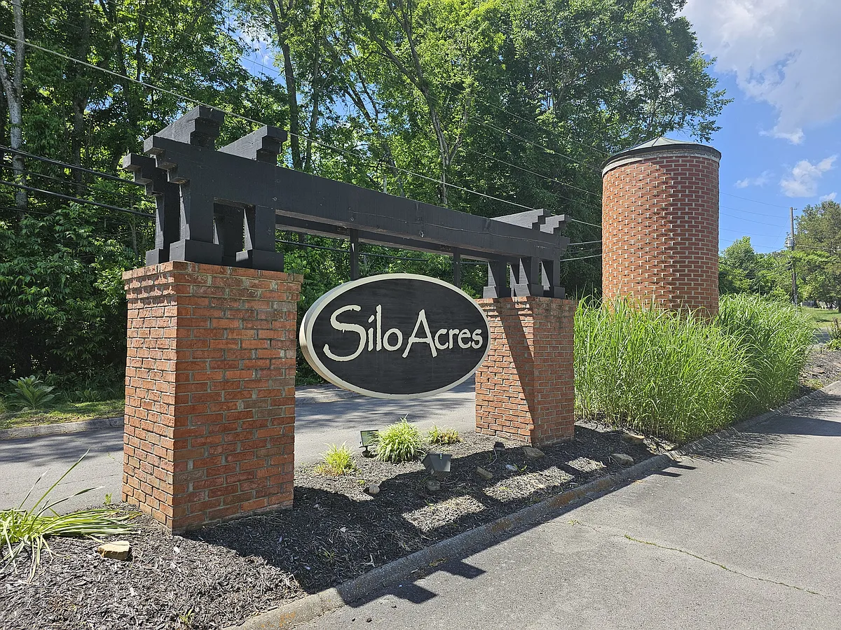 Building Photo - 312 Silo Dr