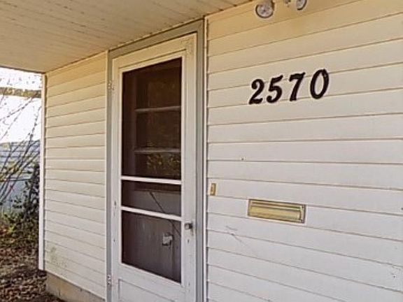 3rd image of 2570 Cedarwood Ave
