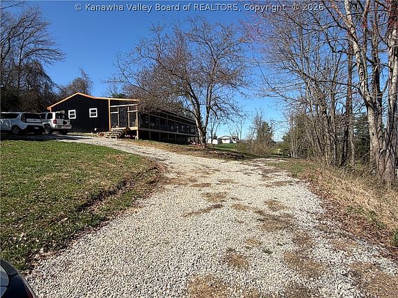 4th image of 356 Cherry Ln