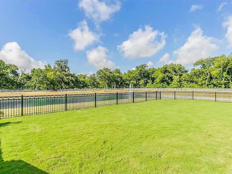 4227 Carol Ridge Dr — Photo 33