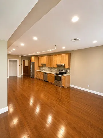 48 Parsons St #4