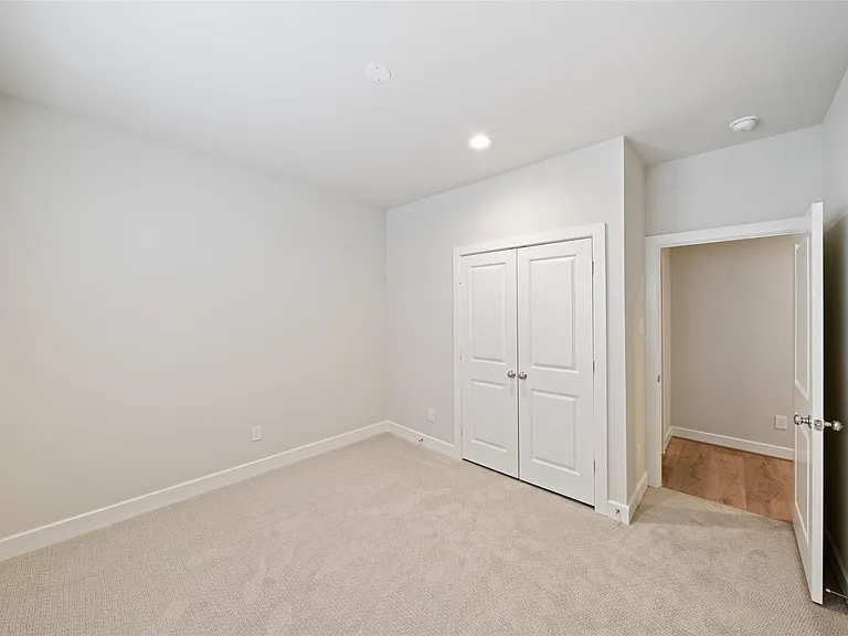 5910 Haring Ln — Photo 16