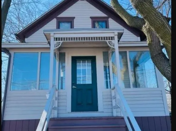 23026 N Main St, Prairie View, IL 60069