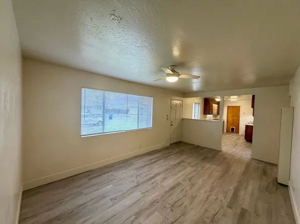 2116 Phobos Ct, Redding, CA 96002