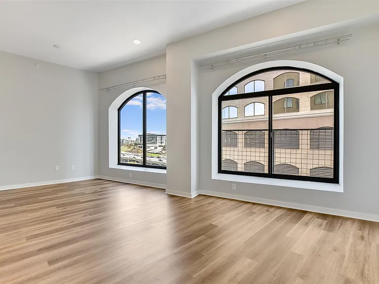 507 Sabine St #709 — Photo 4