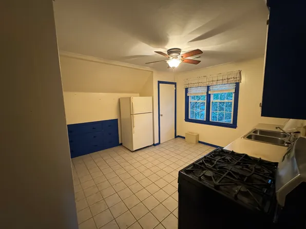 13 Charles St APT 1, Taunton, MA 02780