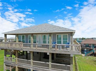 115 Ocean Shores Dr, Crystal Beach, TX 77650