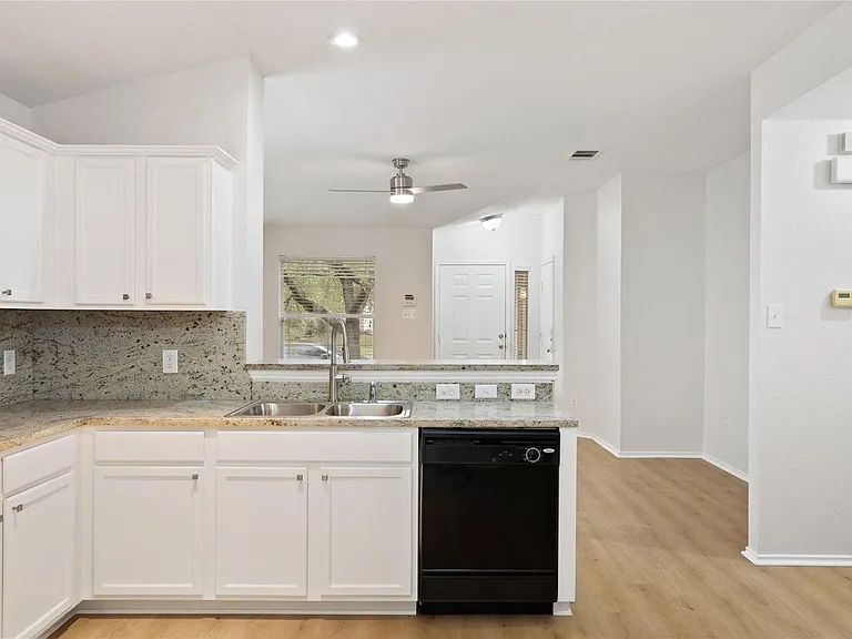 437 Sweet Leaf Ln — Photo 15