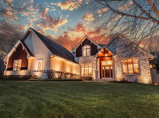 W283N3871 Yorkshire Trce, Pewaukee, WI 53072