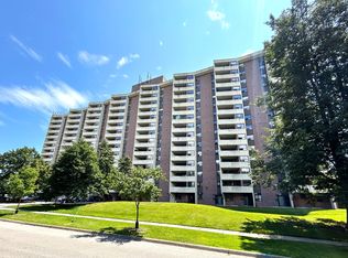 Wallace Pines, Oakville, ON L6H 3H5