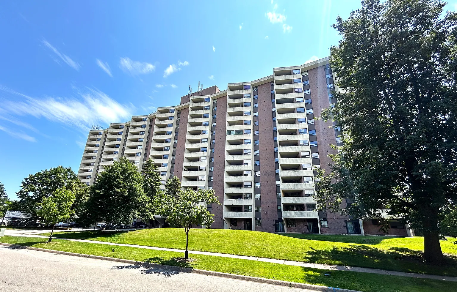 1260 Marlborough Ct #1439332 photo 1