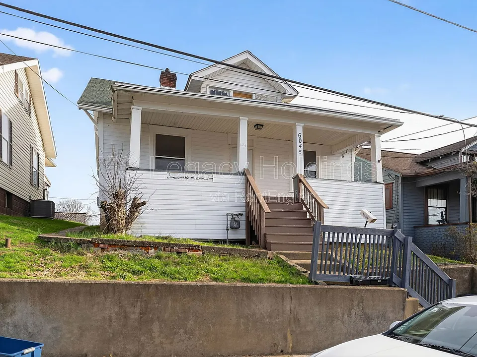 604 Hart St