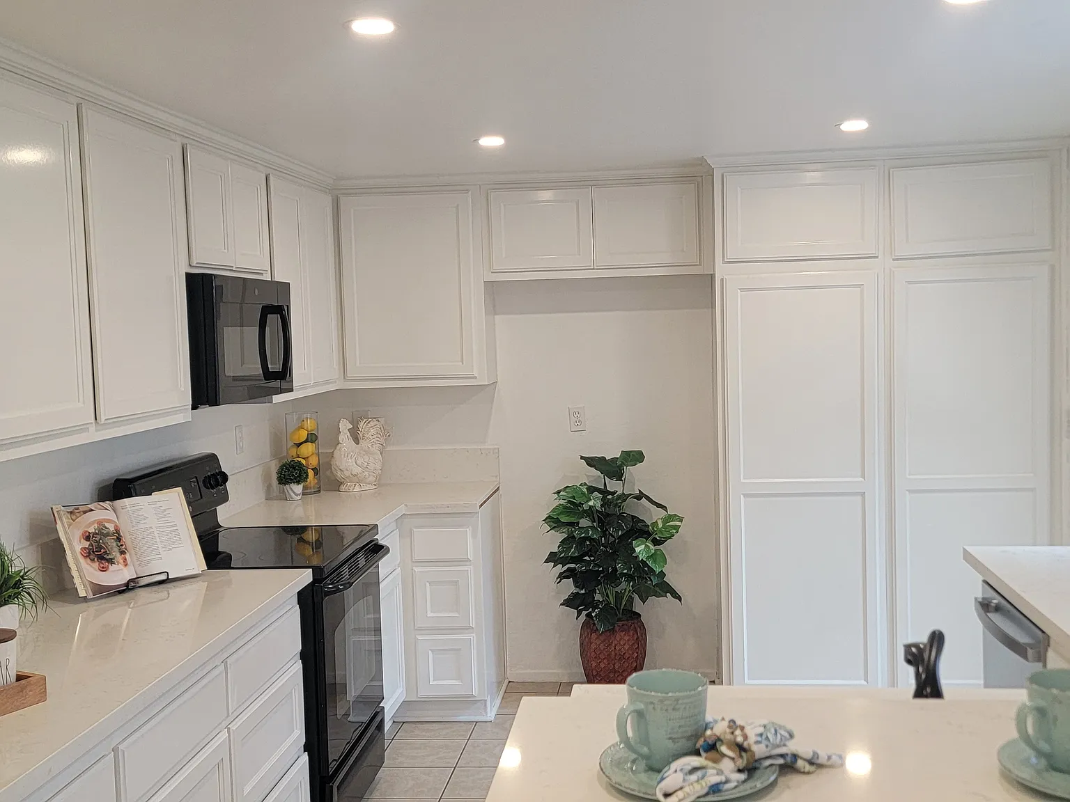 3 bed, 1263 sqft, $3,550 — Photo 2