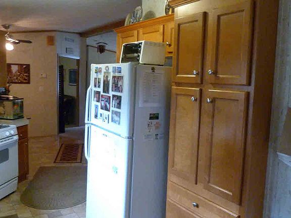 4th image of 121 King George Dr