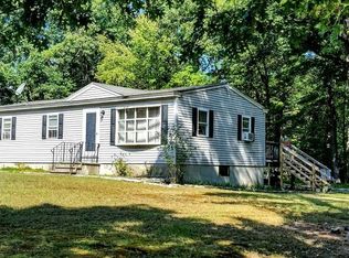 1050 Flat Hill Rd, Lunenburg, MA 01462