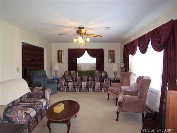 4th image of 103 Debby Dr