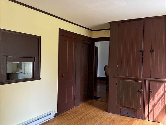 4th image of 344 Sheldon Rd