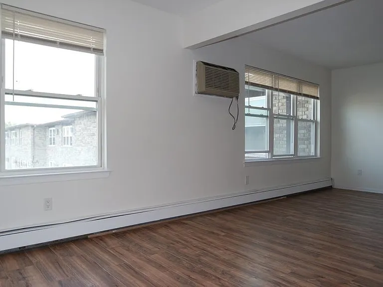72 Riverview Ct #72 — Photo 7
