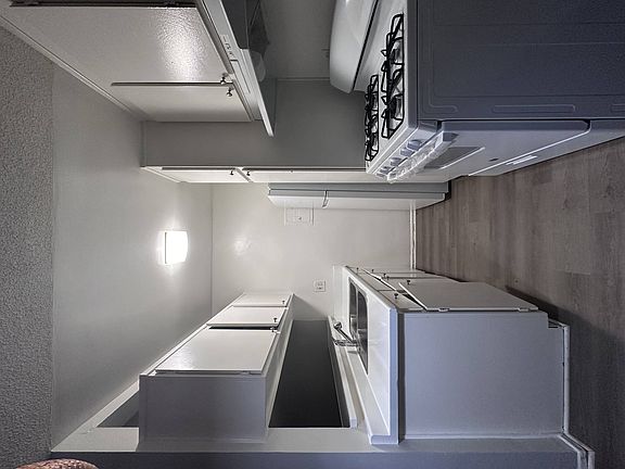 5th image of 3610 Midvale Ave APT 117